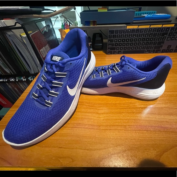 Nike Other - Men’s Nike Running Shoes - Size 7.5🔥